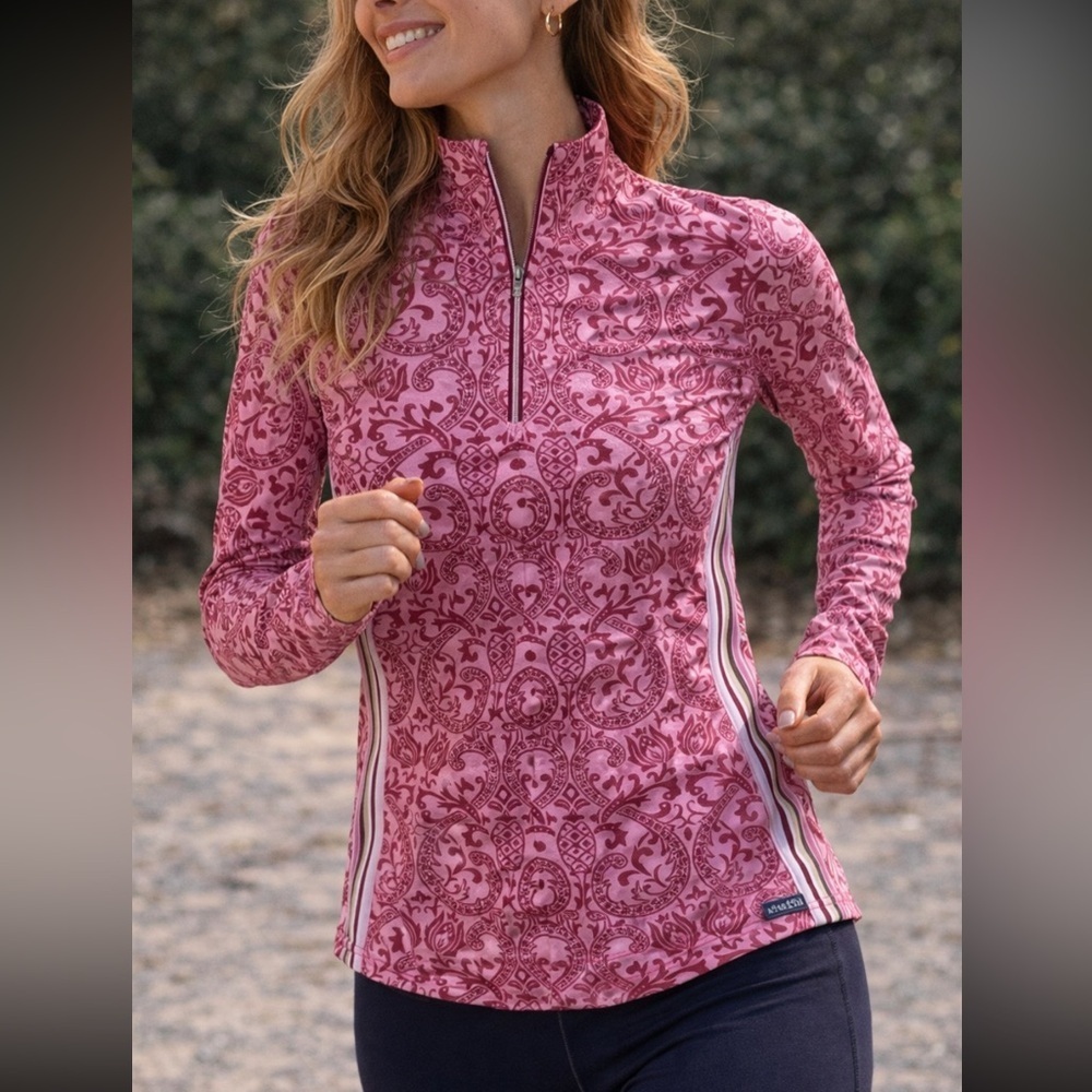 WOMENS MEDIUM ATHLETA UNIQUE QUARTER ZIP